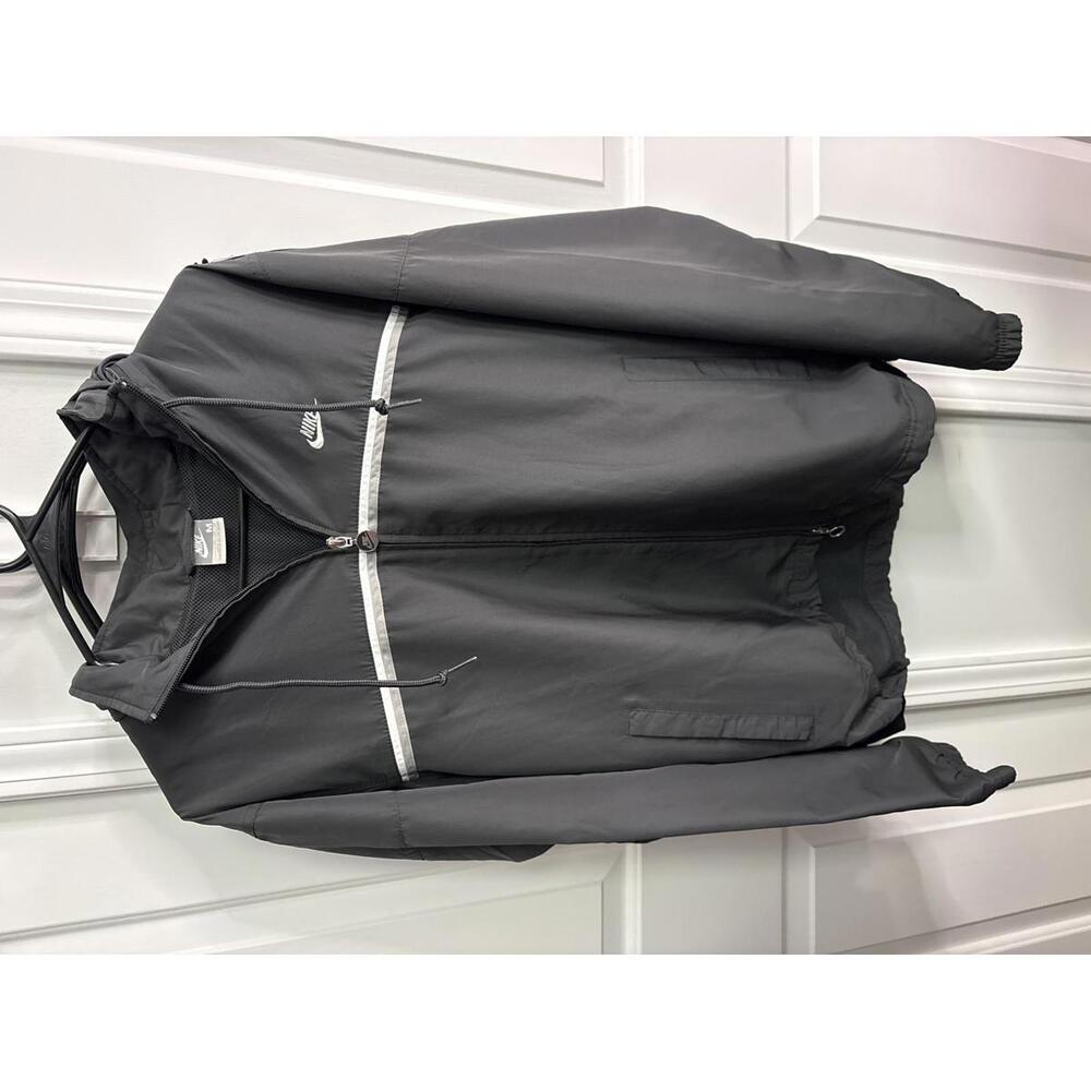 Nike Men's Gray Lightweight Hooded Windbreaker Jacket Medium 524